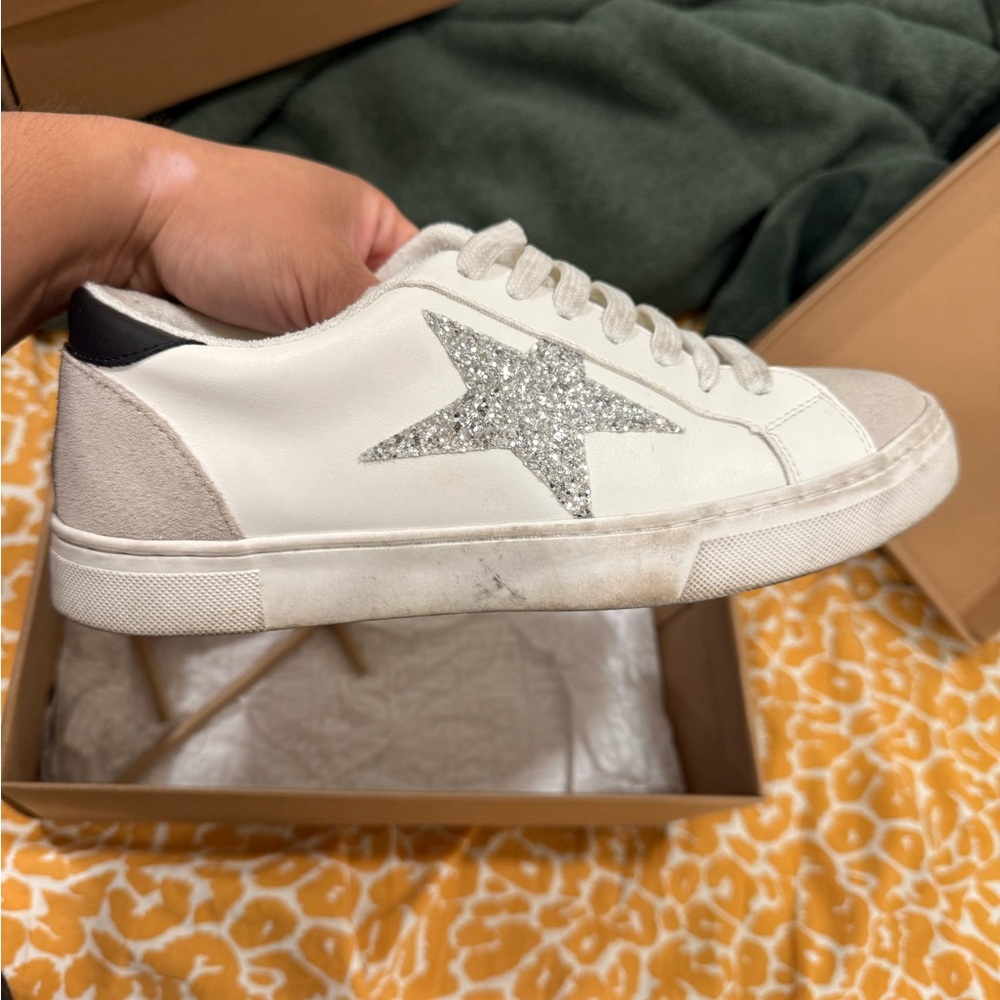 Steve Madden Sneakers